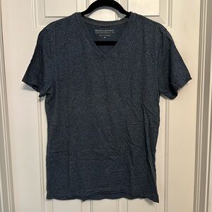 Banana Republic Pima Performance V-Neck Size Medium